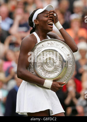 Tennis - Wimbledon Championships 2005 - Women's Singles Final - Venus Williams v Lindsay Davenport - All England Club Stock Photo