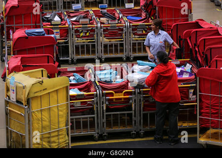 A general view of the Royal Mail's South Midlands Mail Centre, Northampton. Stock Photo