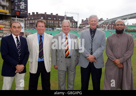 (L-R) John Edrich, Stuart Surridge, Robin Jackman, Pat Pocock and Saqlain Mushtaq Stock Photo