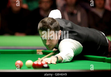 Betway UK Snooker Championship - Day Ten - York Barbican. Mark Selby in action against Matthew Selt during day ten of the 2015 Betway UK Snooker Championship at The York Barbican, York. Stock Photo