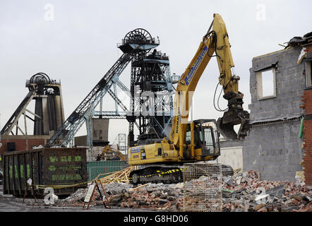 Demolition work continues at Hatfield Colliery near Doncaster, as a dispute over the future of the distinctive headgear at the pit shows no sign of being resolved. Stock Photo