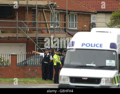 Police activity at Hay Mills in Birmingham, where detectives investigating the failed bomb attacks in London on July 21 made an arrest under the Terrorism Act 2000. Three men were arrested at another address in the city Stock Photo