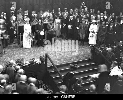 King George V, Queen Mary and Queen Alexandra listening to the Lord Mayor's address. Stock Photo