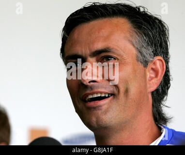 Soccer - FA Community Shield - Arsenal v Liverpool Stock Photo - Alamy