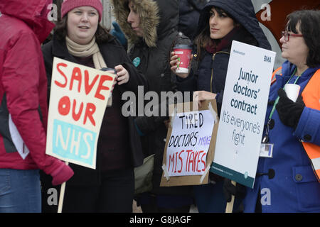 Junior doctors on the picket line outside Sandwell General Hospital in West Bromwich as a doctors go on strike for 24 hours in a dispute with the government over new contracts. Stock Photo