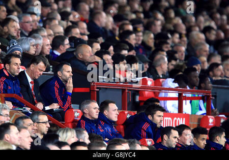 Manchester United v Chelsea - Barclays Premier League - Old Trafford. Manchester United manager Louis van Gaal and assistant Ryan Giggs (right) Stock Photo