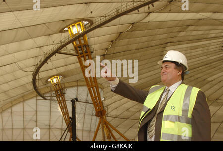 Deputy Prime Minister John Prescott inspects the construction work on the site of 'The O2', formerly known as the Millennium Dome. Stock Photo