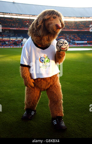 GOLEO VI, the official 2006 FIFA World Cup mascot. Wherever he goes he is accompanied by Pille the erudite ball Stock Photo