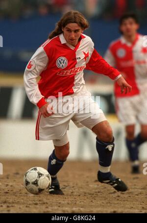 Czech Soccer - Sparta Prague v Slavia Prague. The Sparta Prague wall  defends a Slavia Prague free kick Stock Photo - Alamy