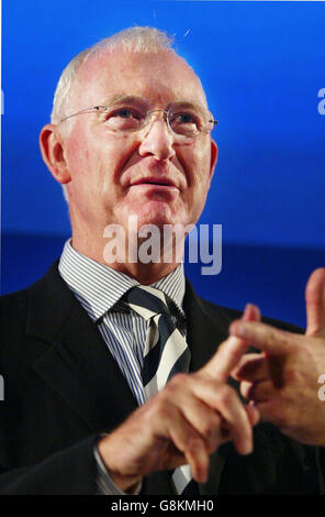 Former BBC director general Lord Birt during a photocall before giving the MacTaggart lecture at the Edinburgh Television festival in the McEwan Hall Saturday August 26 2005. PRESS ASSOCIATION Photo. Photo credit should read: David Cheskin/PA Stock Photo