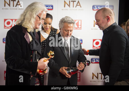 Dustin Hoffman presenting Billy Connolly with the Special Recognition Award pictured backstage at the National Television Awards 2016, at the O2 Arena, London. PRESS ASSOCIATION Photo. Picture date: Wednesday January 20, 2016. Photo credit should read: Matt Crossick/PA Wire. Stock Photo
