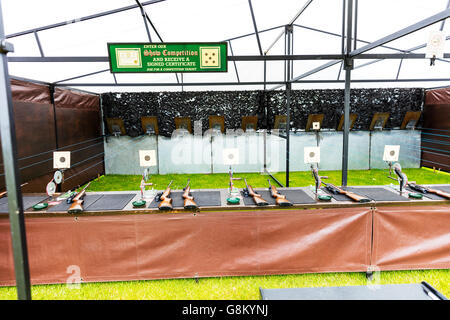 shooting range weapons weapon air gun guns rifles rifle at target targets UK England GB Stock Photo