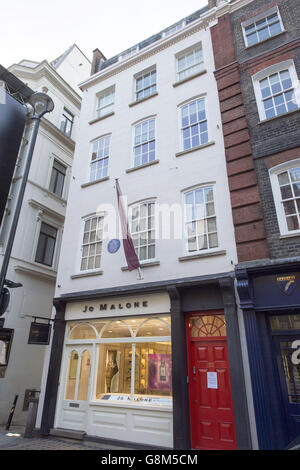 General view of the exterior of Jimi Hendrix's flat during the press preview of the new heritage site celebrating Jimi Hendrix at the flat he lived in between 1968 and 1969 on Brook Street, London. Stock Photo