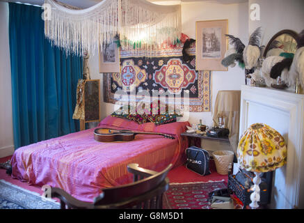 General view of Jimi Hendrix's bedroom during the press preview of the new heritage site celebrating Jimi Hendrix at the flat he lived in between 1968 and 1969 on Brook Street, London. Stock Photo