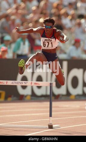 Athletics - Sixth IAAF World Championship - Athens 1997 - Women's 200m ...