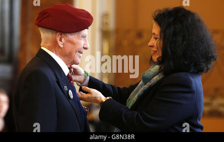 WW II veterans receive Legion d'honneur Stock Photo