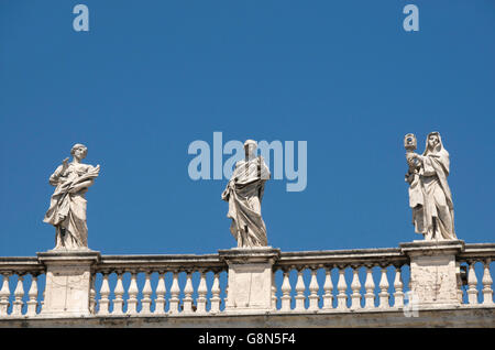 Details of statues on Saint Peter's Basilica, Vatican City, Rome, Lazio, Italy, Europe Stock Photo