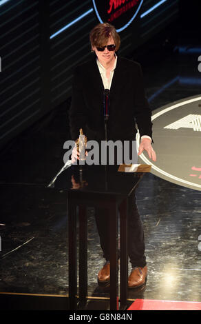 Thurston Moore presents the NME Inspiration Award on stage during the NME Awards 2016 with Austin, Texas, at the O2 Brixton Academy, London. PRESS ASSOCIATION Photo. Picture date: Wednesday February 17, 2016. See PA Story SHOWBIZ NME. Photo credit should read: Ian West/PA Wire Stock Photo