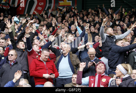 Huddersfield Town v Burnley - Sky Bet Championship - John Smith's Stadium. Burnley fans in the stands during the game. Stock Photo