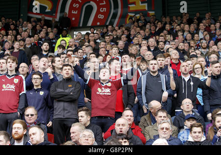 Huddersfield Town v Burnley - Sky Bet Championship - John Smith's Stadium. Burnley fans in the stands during the game. Stock Photo