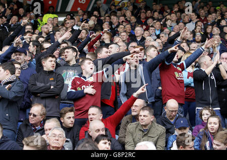 Huddersfield Town v Burnley - Sky Bet Championship - John Smith's Stadium. Burnley fans in the stands during the game. Stock Photo