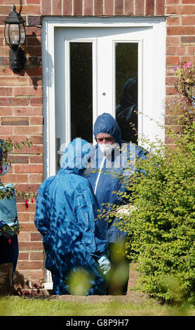 Forensic officers search the garden of a property, Wednesday September 7 2005, near to where a 24-year-old father was knifed to death in the street yesterday. Matthew Jones, whose brother is a Sussex Police detective, died in hospital last night despite the efforts of surgeons to save his life following the stabbing outside his home in Ore, Hastings, East Sussex. See PA Story CRIME Stabbing. PRESS ASSOCIATION photo. Photo credit should read: Gareth Fuller/PA Stock Photo