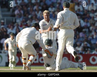 Cricket - The Ashes - npower Fifth Test - England v Australia - The Brit Oval. England's Andrew Strauss is caught by Simon Katich off the bowling of Shane Warne during the fifth and deciding test at the Brit Oval Stock Photo