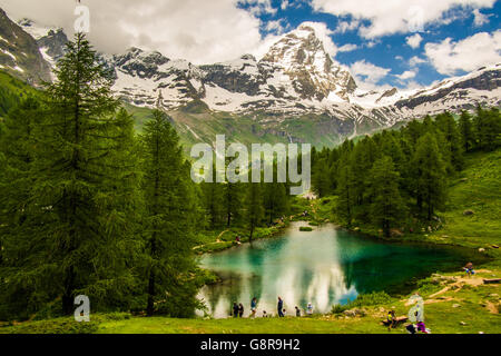 Lago Blu (Blue Lake) in the Aosta Valley, with the Cervino mountain (aka Matterhorn in Switzerland), Italy. Stock Photo