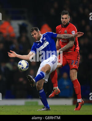Ipswich Town's Daryl Murphy, (left) battles for possession of the ball with Blackburn Rovers' Shane Duffy, (right) Stock Photo