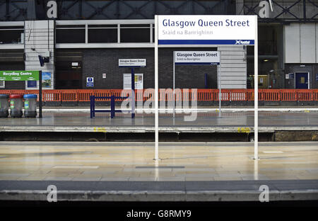 Engineering works at Queen Street Station in Glasgow, as rail commuters are advised to plan their trips and expect longer journey times as the major rail tunnel renovation got under way. Stock Photo