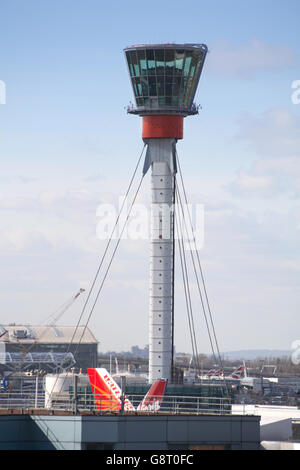 The 87m tall air traffic control tower at London's Heathrow airport designed by Rogers Stirk and Harbour Architects Stock Photo