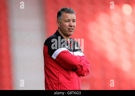 Doncaster Rovers v Blackpool - Sky Bet League One - Keepmoat Stadium. Doncaster Rovers manager Darren Ferguson Stock Photo