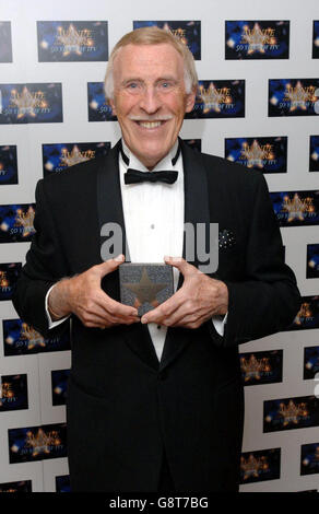 Bruce Forsyth at the ITV Avenue of the Stars evening, London Studios, central London, Sunday 18 September 2005. PRESS ASSOCIATION Photo. Photo credit should read: Steve Parsons/PA. Stock Photo