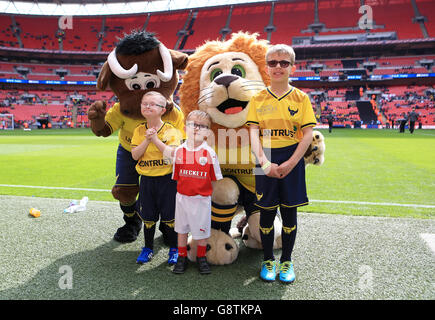 Barnsley v Oxford United - Johnstone's Paint Trophy - Final - Wembley Stadium Stock Photo