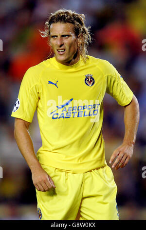 Diego forlan villarreal hi-res stock photography and images