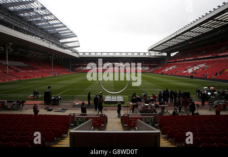 A general view of Anfield during the Hillsborough 27th Anniversary Memorial Service at Anfield, Liverpool. PRESS ASSOCIATION Photo. Picture date: Friday April 15, 2016. See PA story SOCCER Hillsborough. Photo credit should read: Peter Byrne/PA Wire. Stock Photo