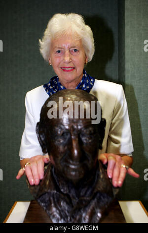 Cricket - The Ashes - npower Fifth Test - England v Australia - The Brit Oval. A Bust of legendary Brian Johnston is unveiled at the Brit Oval, home of Surrey CCC Stock Photo