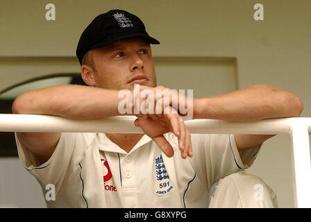 PA library file dated 10/09/2005 of England's Andrew Flintoff who gave England an injury scare in the final one-day match of the Super Series at the Telstra Dome, Sunday October 9, 2005, after being struck by the ball on his forearm. See PA story CRICKET Super. PRESS ASSOCIATION Photo. Photo credit should read: Chris Young/PA. Stock Photo