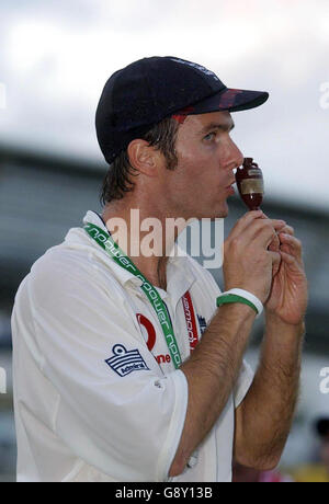 Library file dated 12/09/2005 of England captain Michael Vaughan as he kisses the Ashes during the celebratations on the final day of the fifth npower Test match against Australia . Vaughan has admitted he once considered quitting as England skipper, Monday October 10, 2005. See PA story CRICKET Vaughan. PRESS ASSOCIATION Photo. Photo credit should read: Chris Young/PA Stock Photo