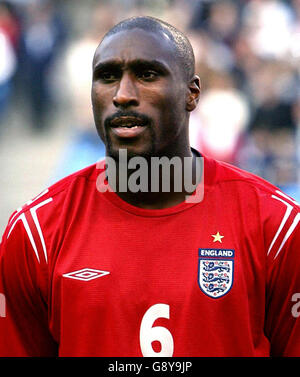 PA library file dated 01/06/2004 of defender Sol Campbell who has been ruled out of England's World Cup qualifier against Poland, Saturday October 8, 2005, with a hamstring injury - joining Ashley Cole on the sidelines in a major blow to Arsenal's title hopes. See PA story SOCCER England Campbell. PRESS ASSOCIATION Photo. Photo credit should read: Owen Humphreys/PA. Stock Photo