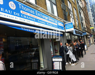 London, UK. 30th June, 2016. BREXIT.Line of people waiting to exchange money at Thomas Exchange Center on London Wall in the heart of the City of London, London, UK. © Veronika Lukasova/ZUMA Wire/Alamy Live News Stock Photo