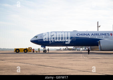Asuncion, Paraguay. 30th June, 2016. Taiwan's (Republic of China) President Tsai Ing-wen special China Airlines aircraft prepares to depart, Silvio Pettirossi International Airport, Luque, Paraguay. Credit:  Andre M. Chang/ARDUOPRESS/Alamy Live News Stock Photo