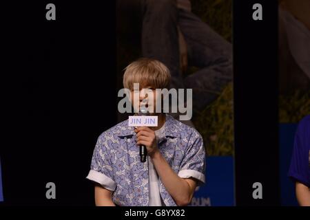 Seoul, Korea. 30th June, 2016. Idol group ASTRO hold showcase of their new album Summer Vibes in Seoul, Korea on 30th June, 2016.(China and Korea Rights Out) © TopPhoto/Alamy Live News Stock Photo