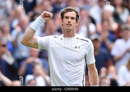 London, UK, 30th June, 2016. All England Lawn Tennis and Croquet Club, London, England. The Wimbledon Tennis Championships Day Four. Andy Murray (GB) © Action Plus Sports Images/Alamy Live News Stock Photo