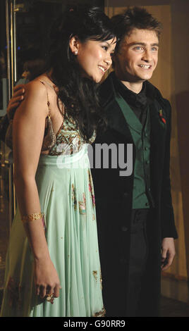 Daniel Radcliffe and Katie Leung arrive at the world premiere of the film 'Harry Potter and the Goblet of Fire', at the Odeon cinema, Leicester Square, central London, Sunday November 6, 2005. See PA story SHOWBIZ Potter. PRESS ASSOCIATION photo. Photo credit should read: Yui Mok/PA. Stock Photo