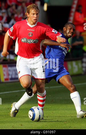 Soccer - FA Barclays Premiership - Charlton Athletic v Chelsea - The Valley Stock Photo