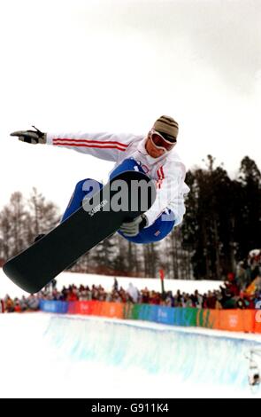 snowboardinghalfpipe-winter- snowboardinghalfpipe-winter-