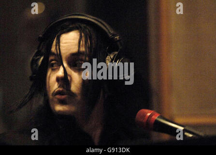 NO MERCHANDISING. ONE USE ONLY. Making a guest appearance on Radio 1's Jo Whiley show, Jack White from The White Stripes, performing a live session at Maida Vale Studios in west London, Wednesday 9 November 2005. PRESS ASSOCIATION Photo. Photo credit should read: Yui Mok / PA Stock Photo