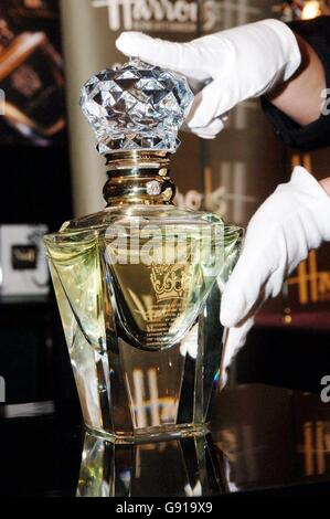 Imperial majesty perfume hi res stock photography and images Alamy