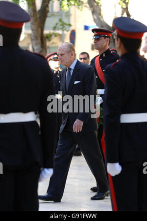 The Duke of Edinburgh arrives to an honour guard formed by Armed Forces Malta during a state visit to Malta, Friday November 25, 2005. Philip's solo day trip includes a visit to the megalithic Ggantija temples which were built in around 3,600BC and pre-date the Pyramids. Gozo is quieter and one third the size of its sister island Malta, with a population of just 35,000. See PA Story ROYAL Malta. PRESS ASSOCIATION Photo. Photo credit should read: Fiona Hanson/PA Stock Photo